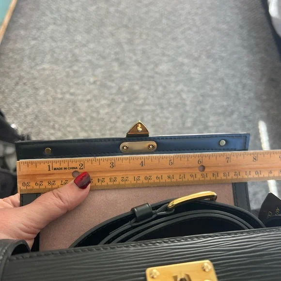 Louis Vuitton Black and Gold Epi Papillon Crossbody - Picture 9 of 10